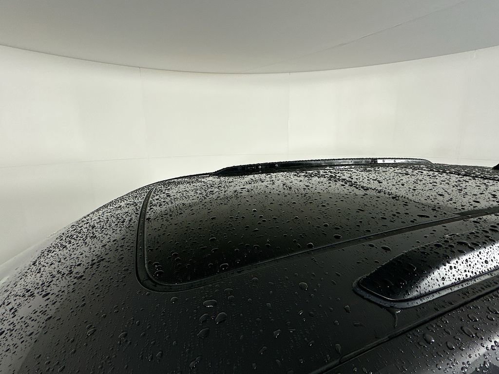 Certified 2025 Jeep Grand Cherokee Limited w/ Luxury Tech Group II image 34