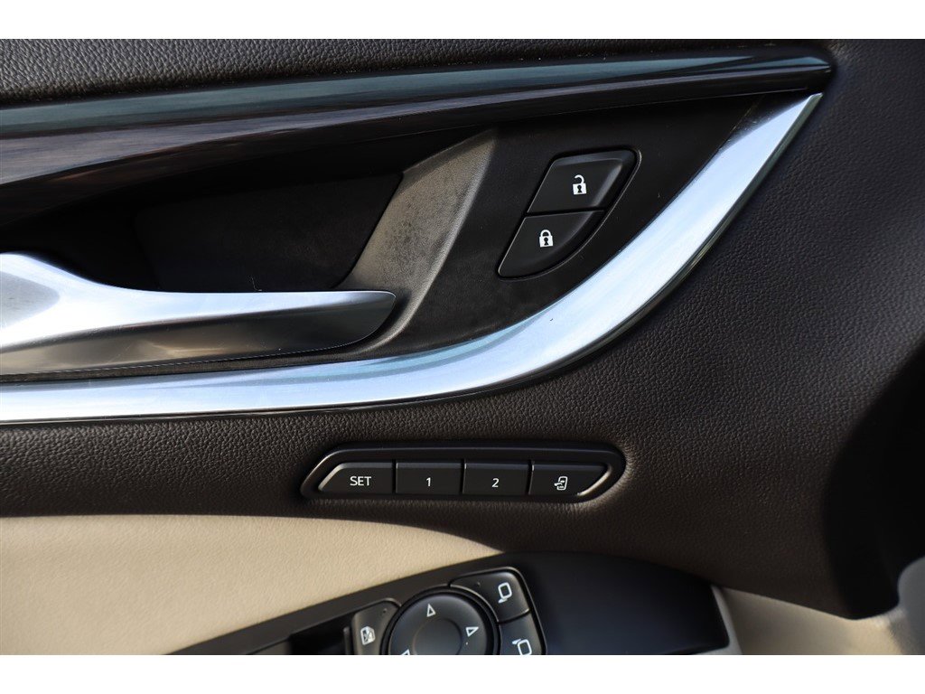 Used 2021 Buick Enclave Premium w/ Sun and Sites Package FWD image 16