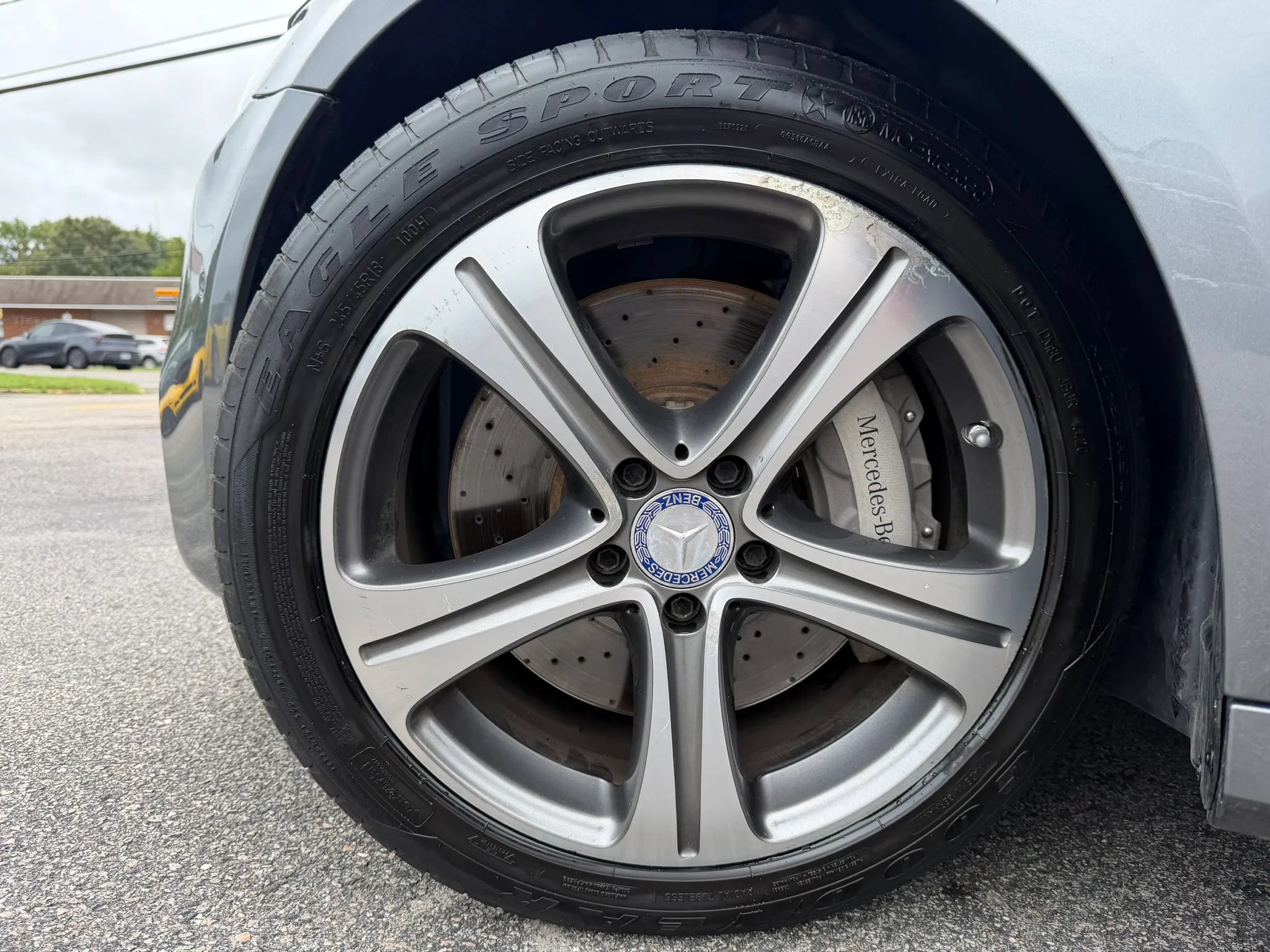 Used 2017 Mercedes-Benz E 400 4MATIC Wagon image 35