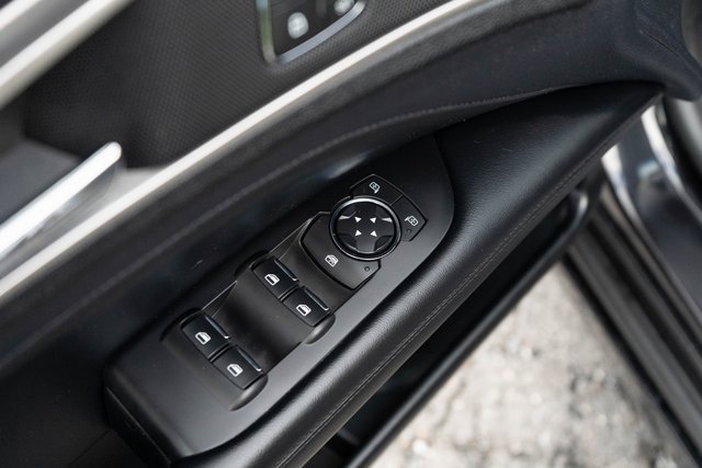 Used 2020 Lincoln MKZ image 17