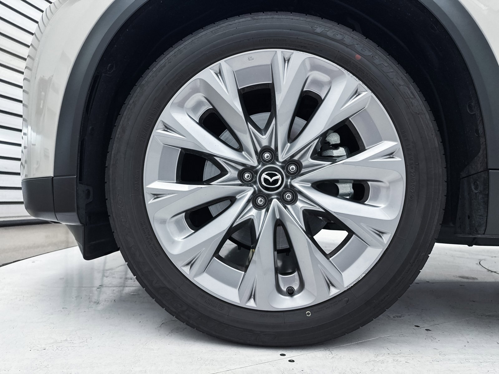 Used 2025 MAZDA CX-90 3.3 Turbo w/ Premium Plus Pkg image 17