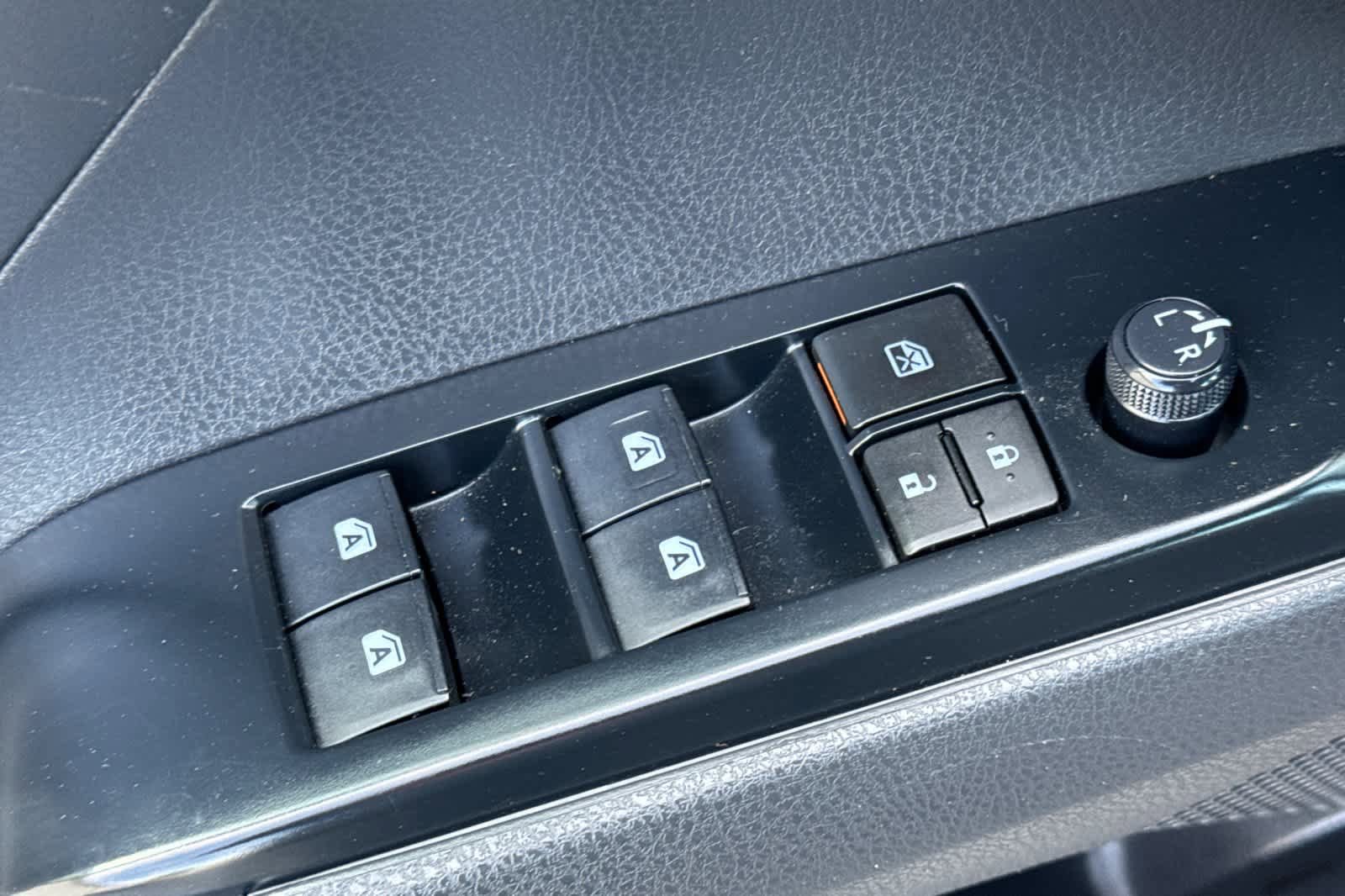 Used 2018 Toyota Camry LE image 13