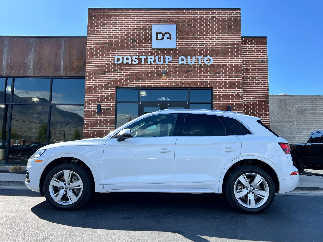 Used 2018 Audi Q5 2.0T Premium Plus w/ Premium Plus Package image 3