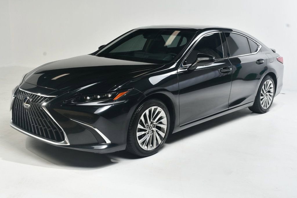 Used 2022 Lexus ES 350 Ultra Luxury image 2