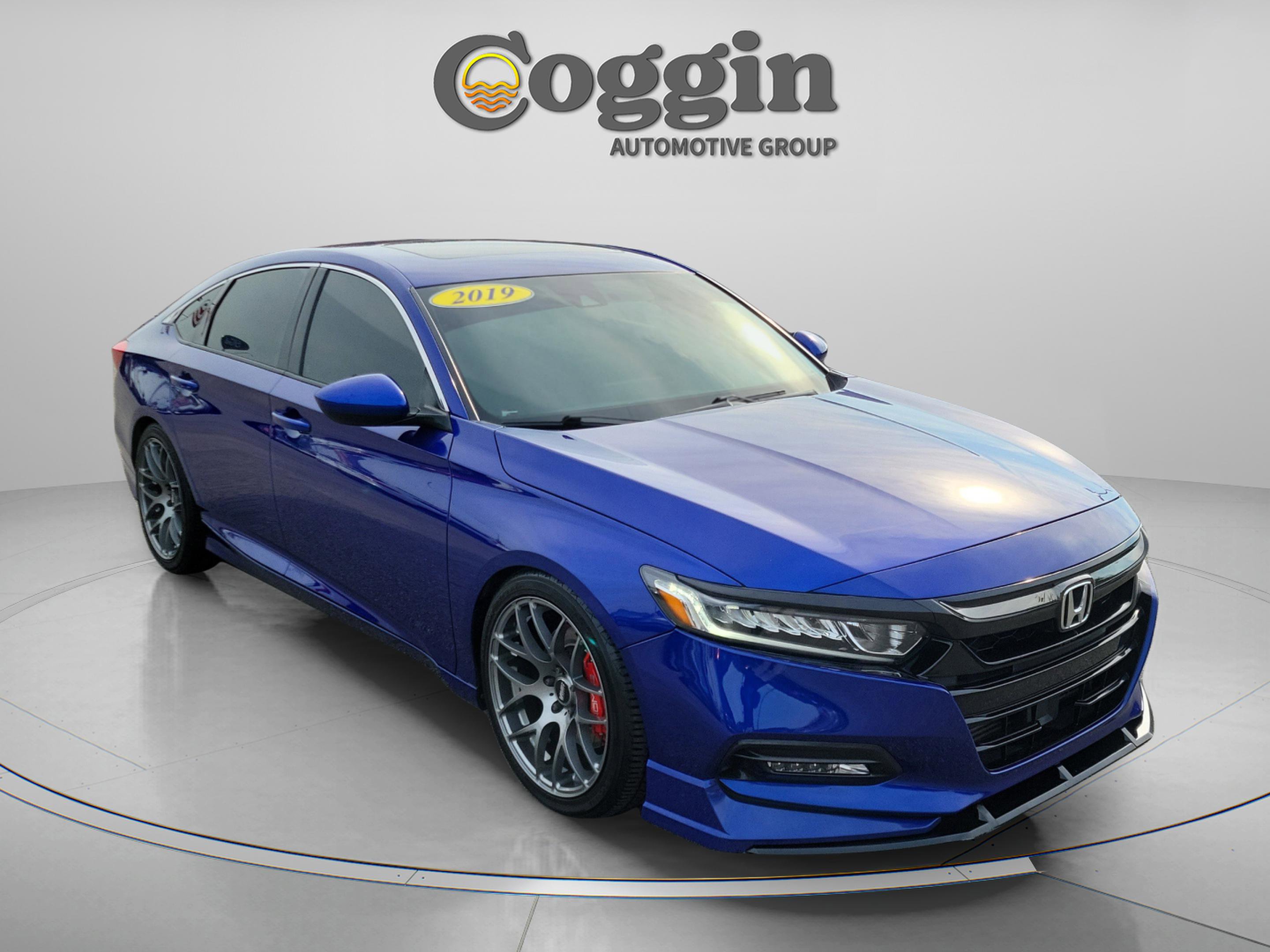 Used 2019 Honda Accord Sport image 2