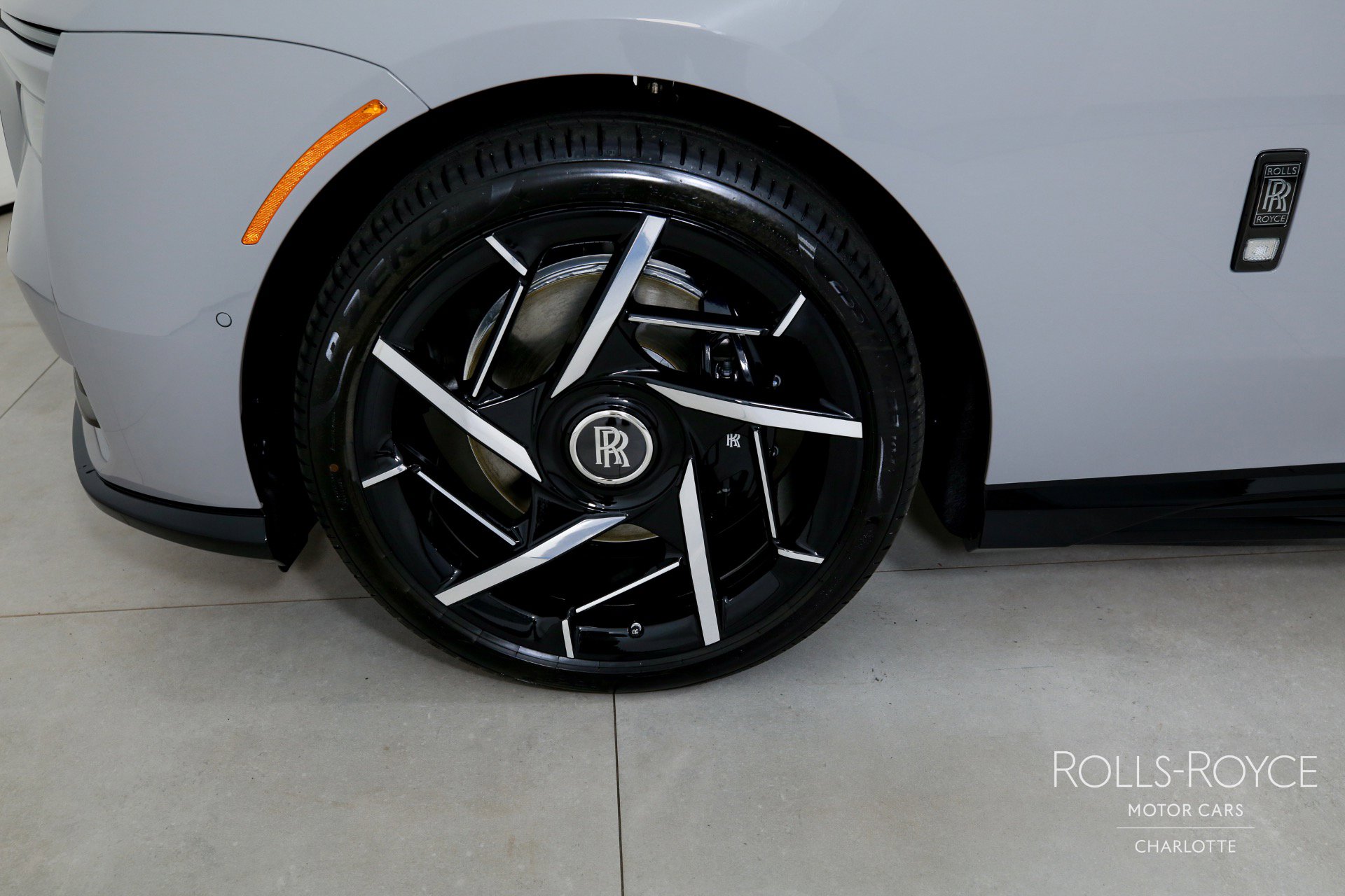 New 2025 Rolls-Royce Spectre Black Badge w/ Spectre Enhancement Package image 35