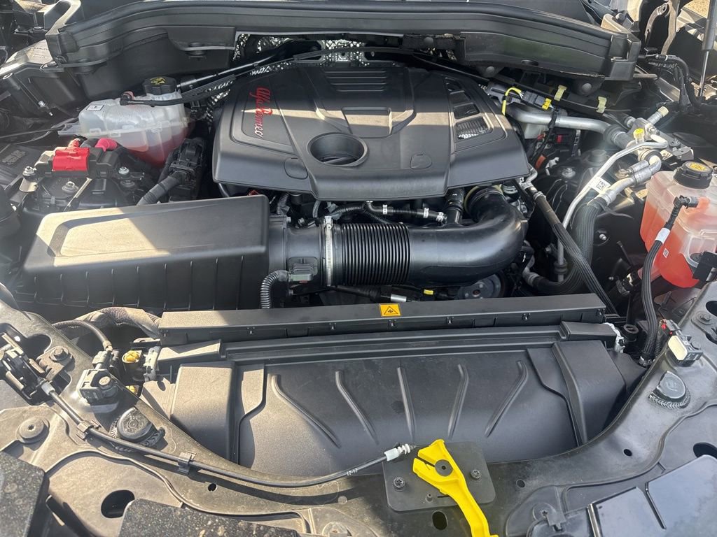 Used 2022 Alfa Romeo Stelvio Ti image 45