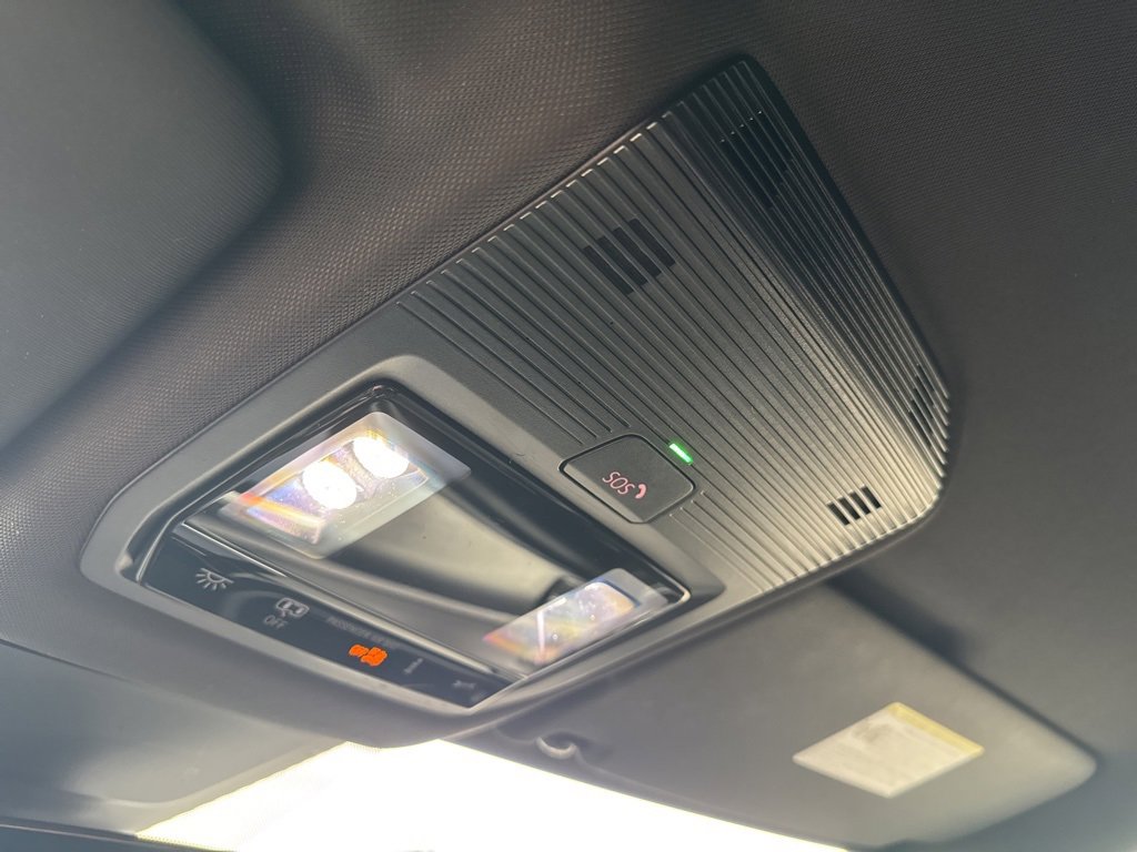 Used 2024 Volkswagen Atlas Cross Sport SE image 30