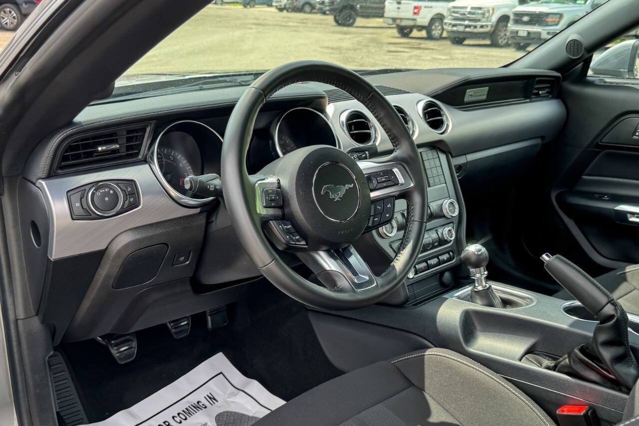 Used 2022 Ford Mustang GT RWD image 26