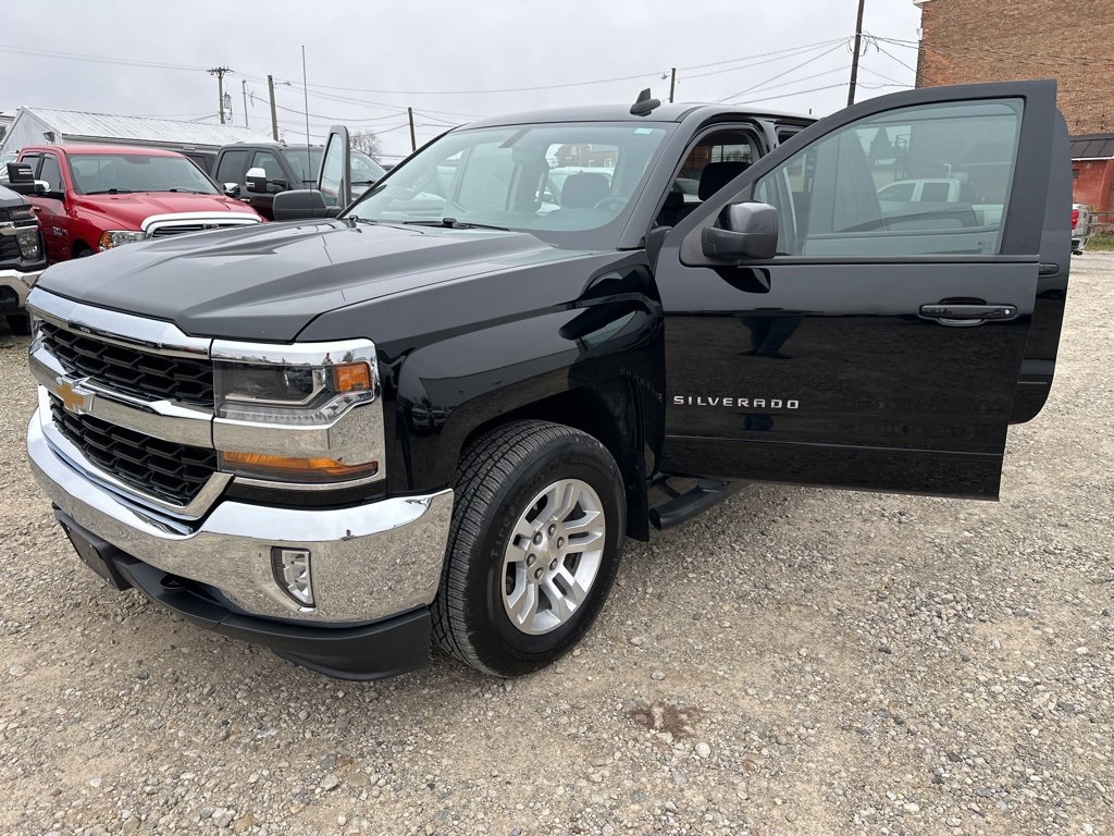 Used 2018 Chevrolet Silverado 1500 LT w/ All Star Edition image 24