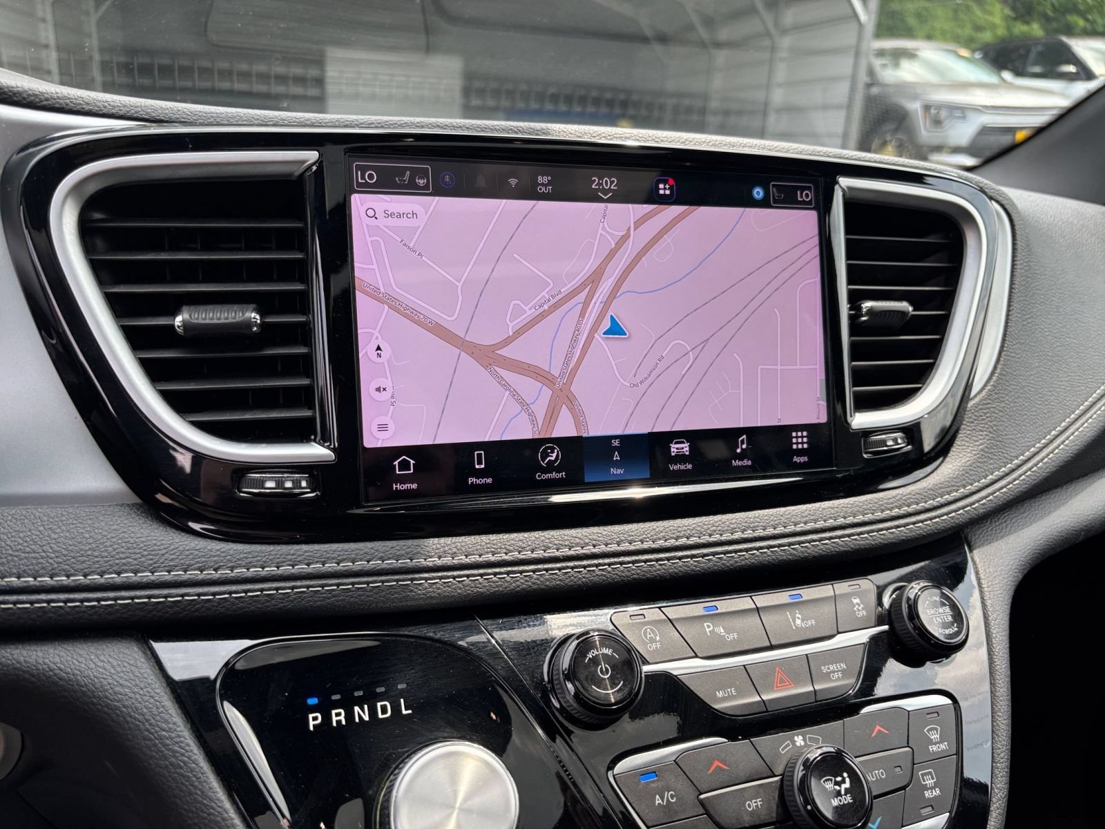 Used 2025 Chrysler Pacifica Limited FWD image 20