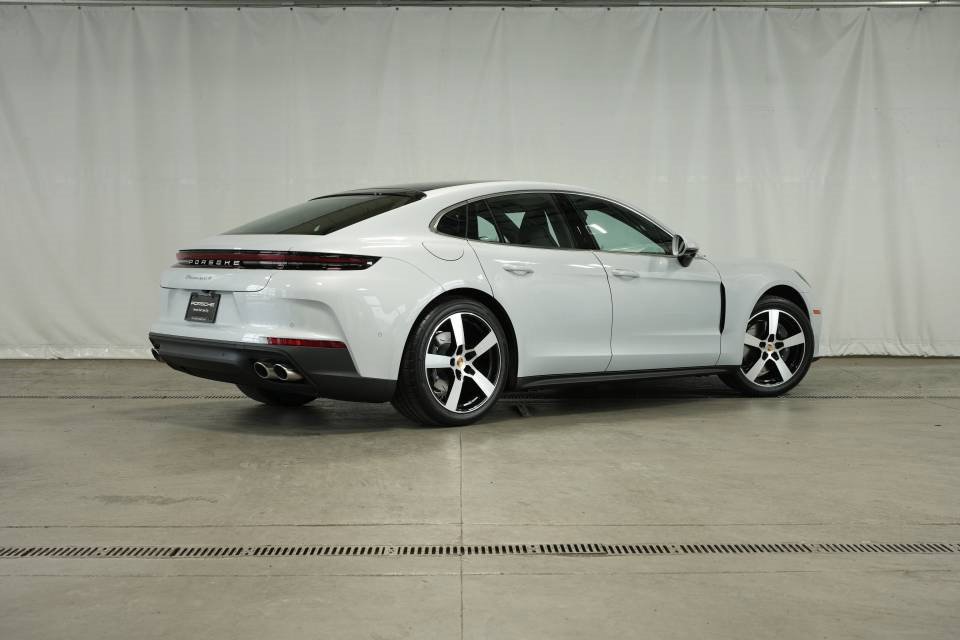 New 2025 Porsche Panamera 4 image 7