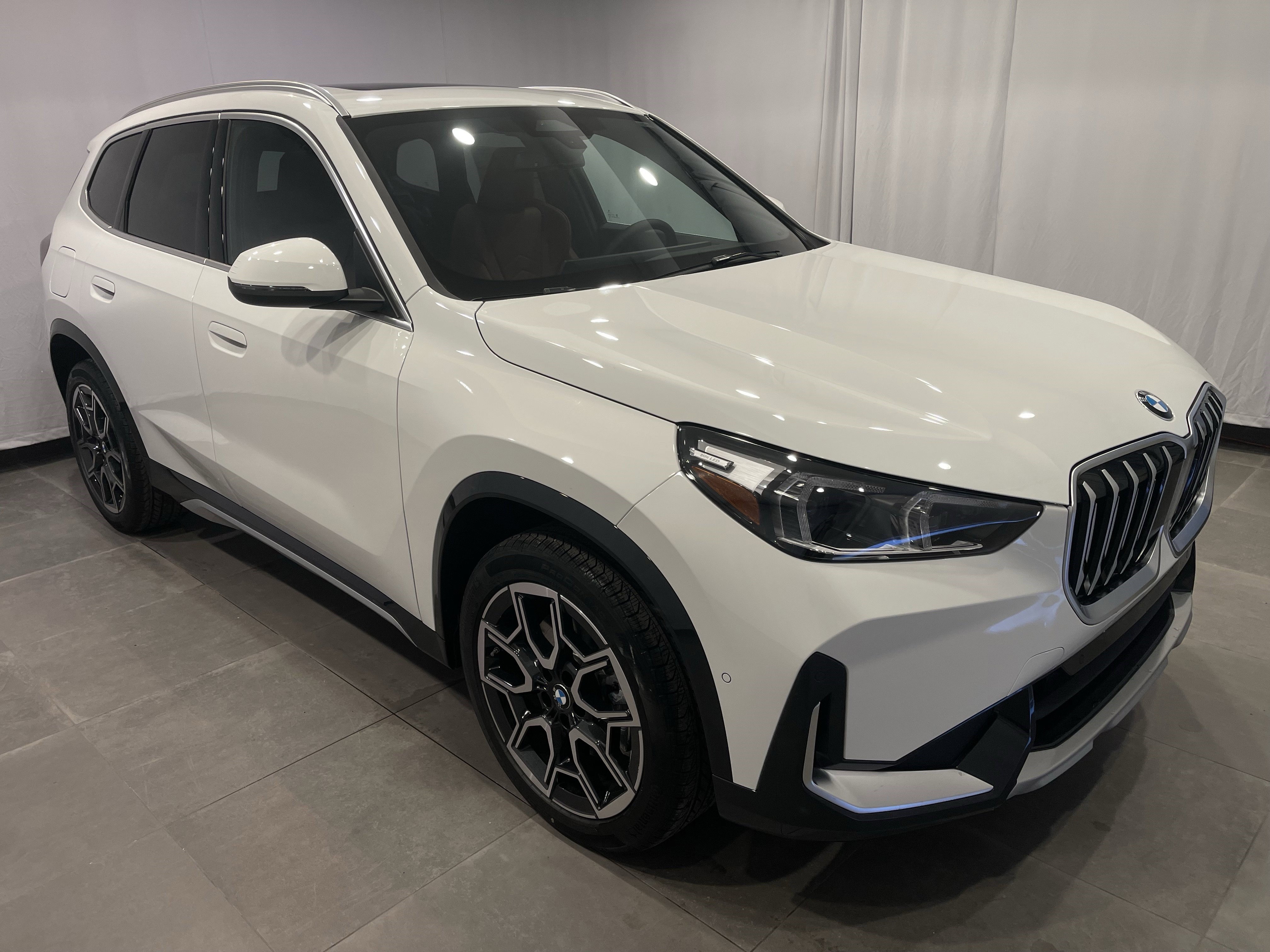 New 2026 BMW X1 xDrive28i w/ Convenience Package AWD/4WD image 3