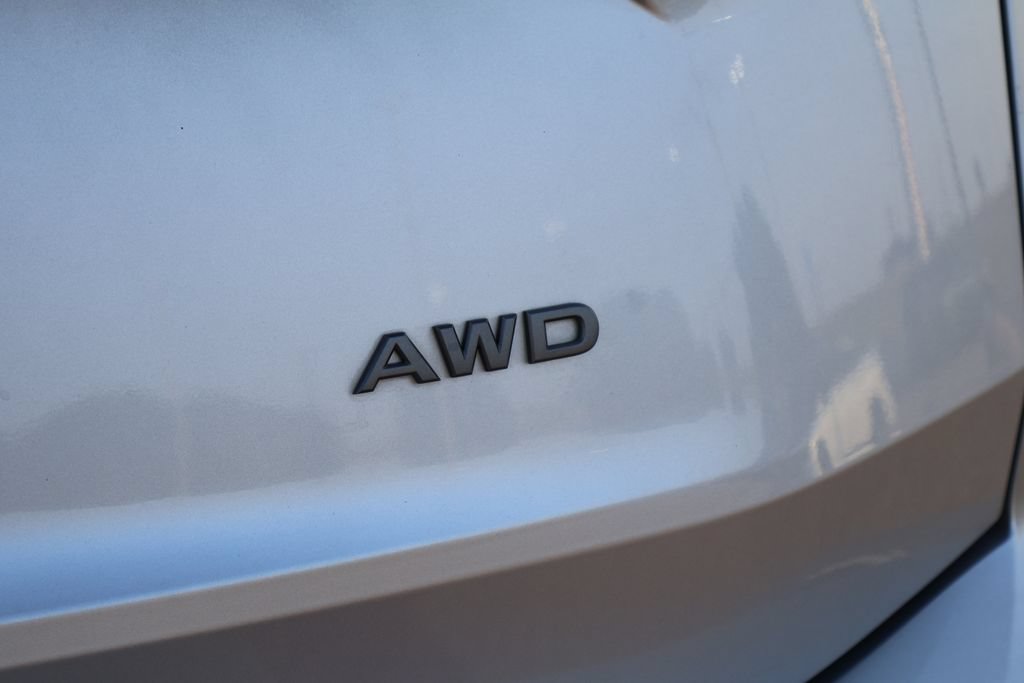 Certified 2025 Nissan Rogue SV AWD/4WD image 8