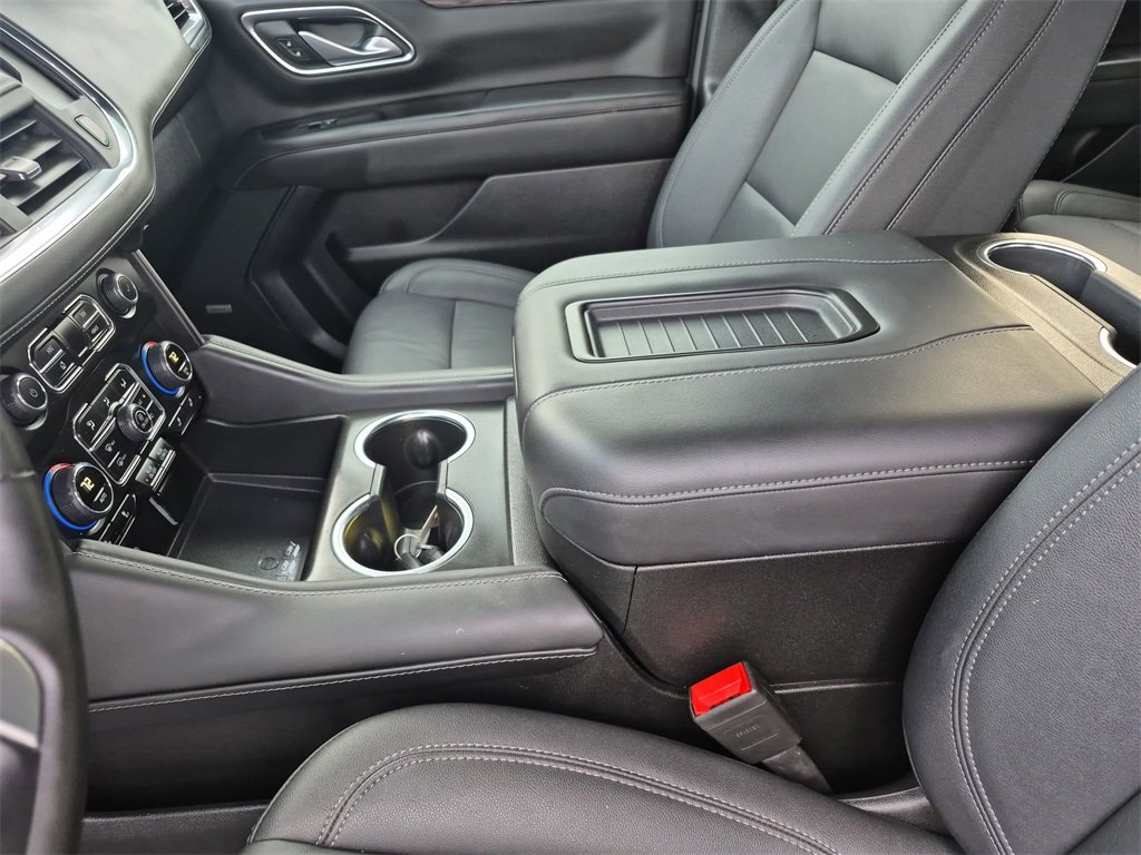 Used 2024 Chevrolet Suburban Z71 w/ Luxury Package image 27