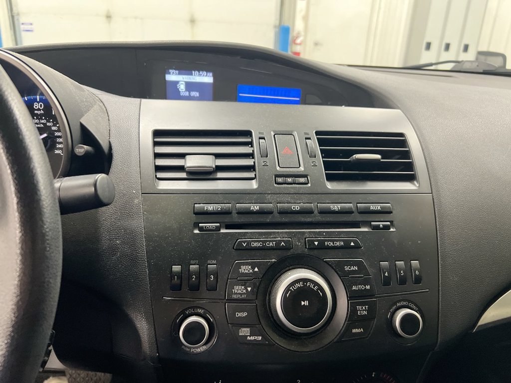 Used 2013 MAZDA MAZDA3 i Sport FWD image 14