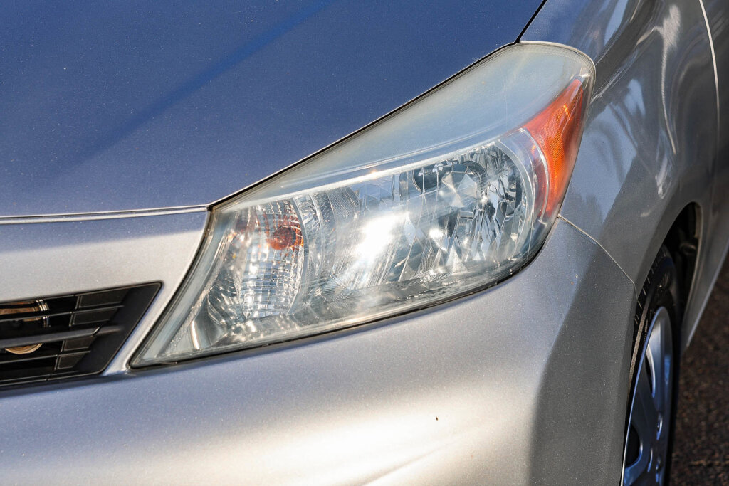 Used 2013 Toyota Yaris LE image 12