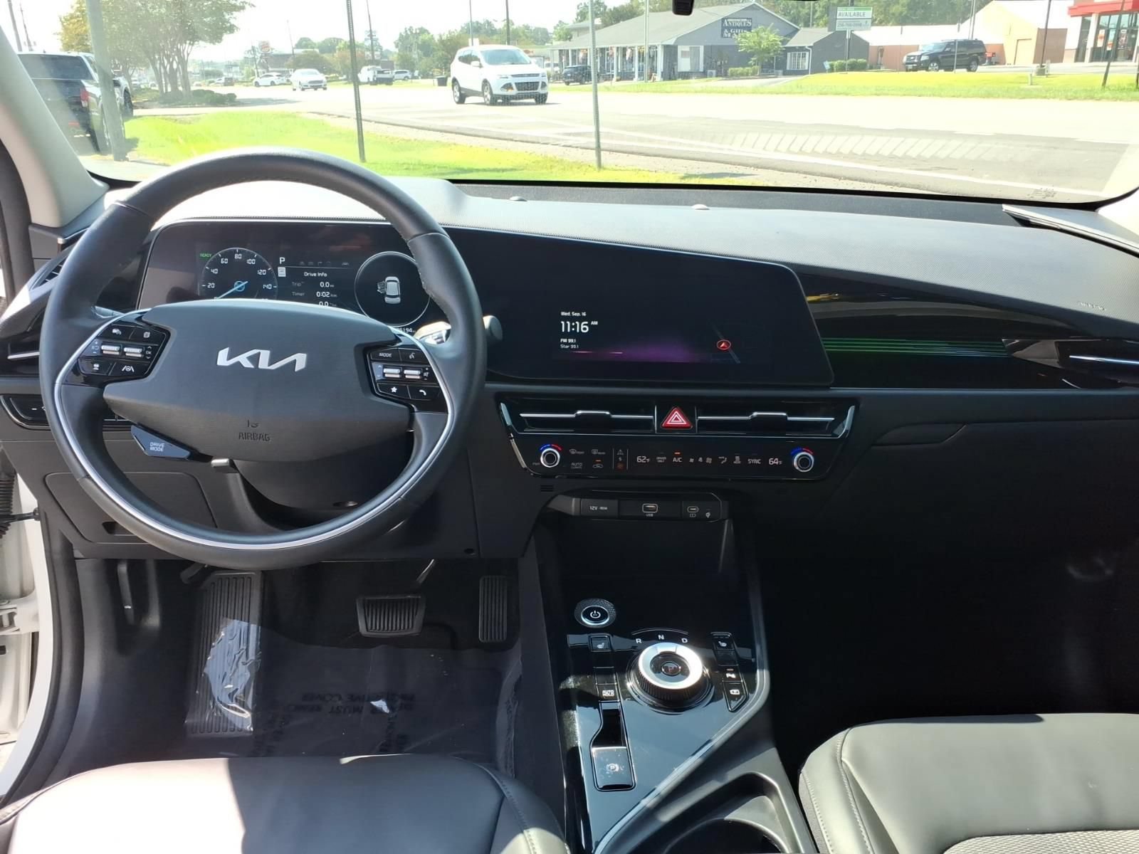 Used 2024 Kia Niro Wind FWD image 11