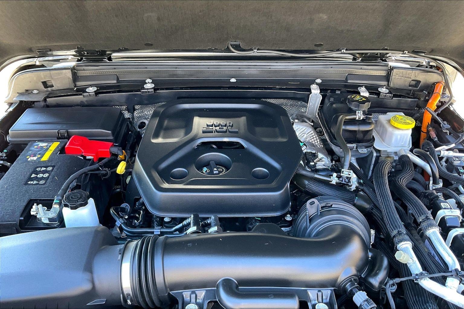 Used 2024 Jeep Wrangler Sahara w/ Technology Group image 9