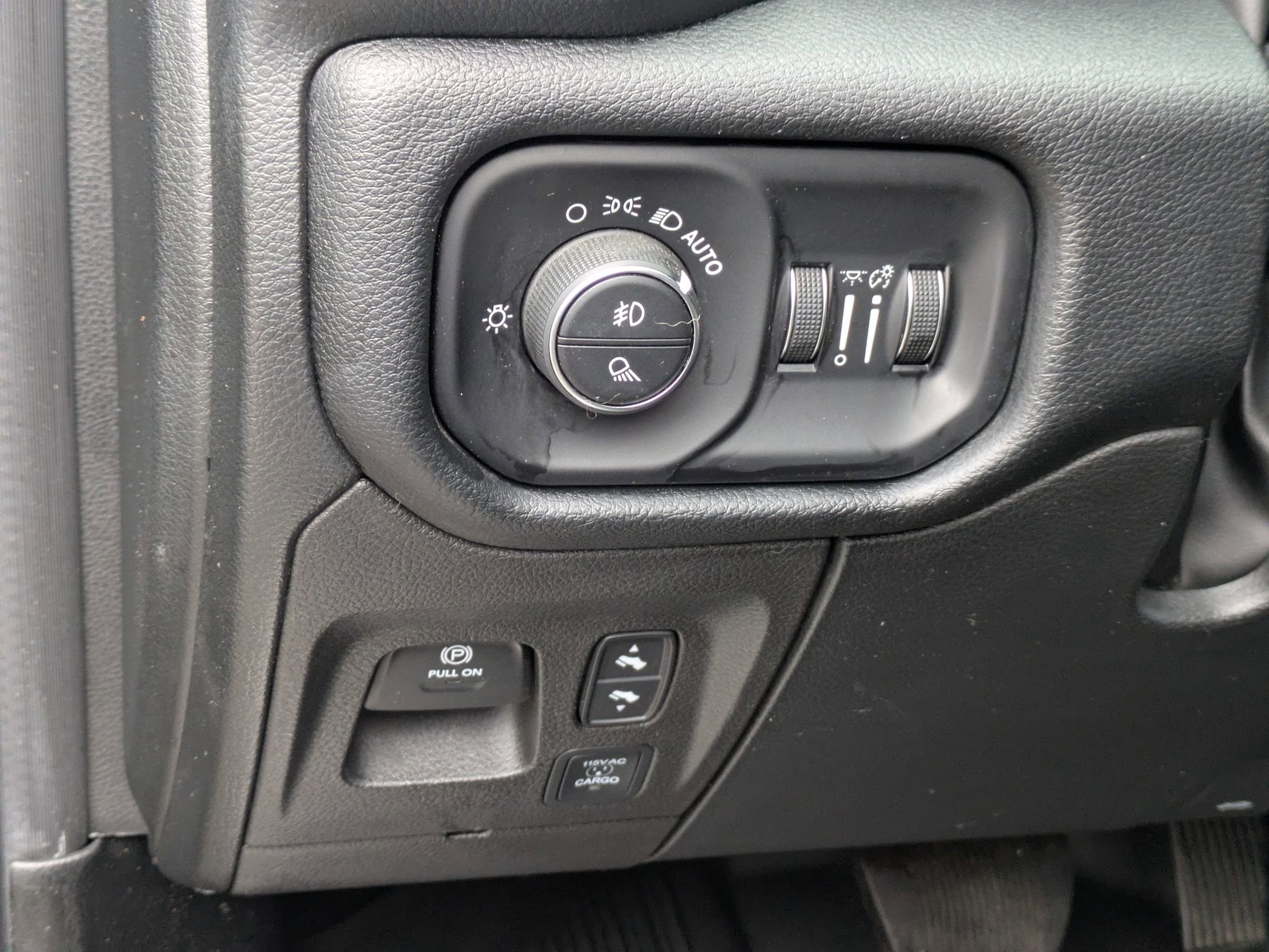 Used 2022 RAM 1500 Laramie AWD/4WD image 15