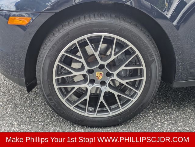 Used 2018 Porsche Macan Sport Edition AWD/4WD image 11