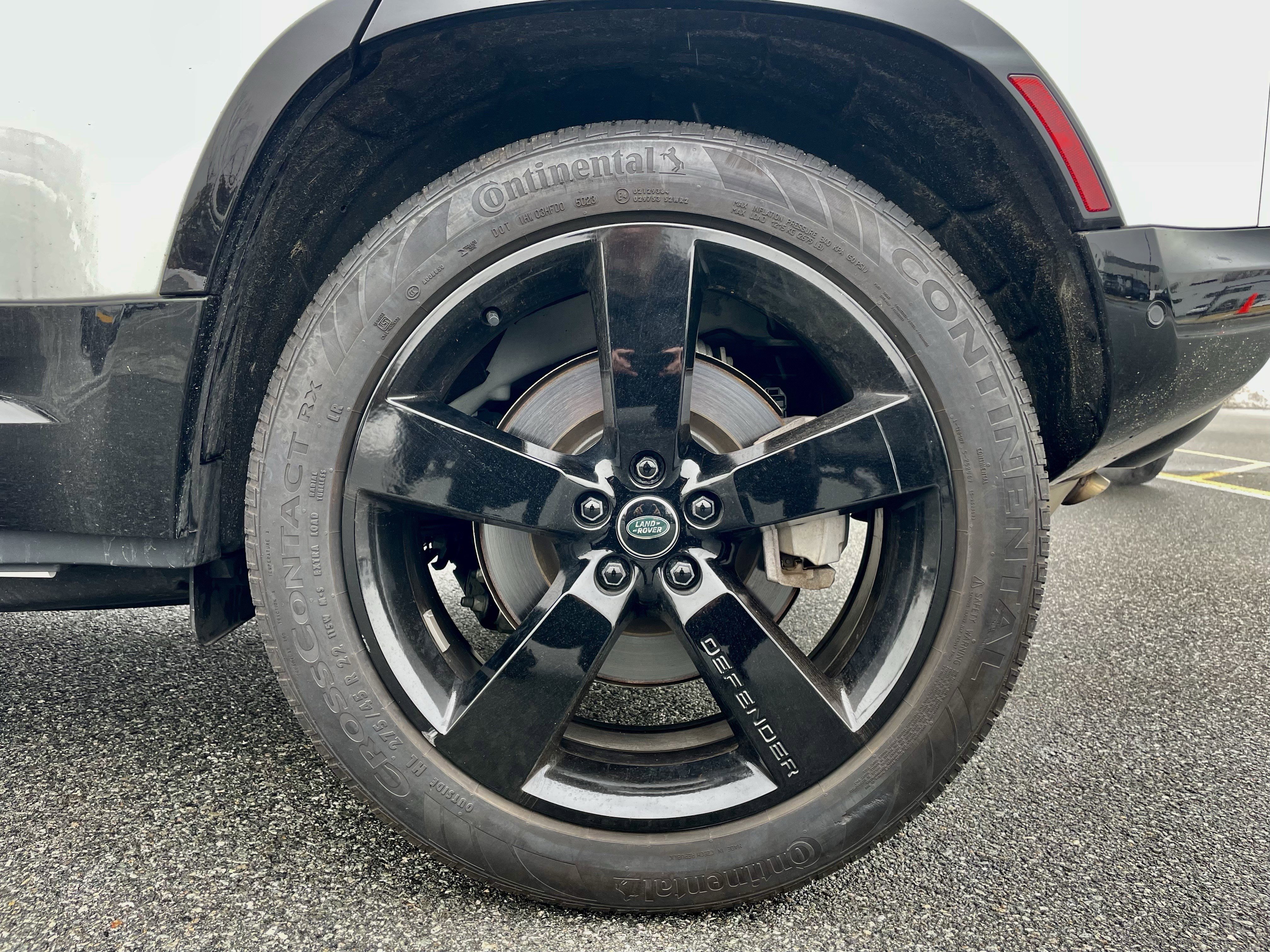 Used 2024 Land Rover Defender 110 X-Dynamic SE image 10