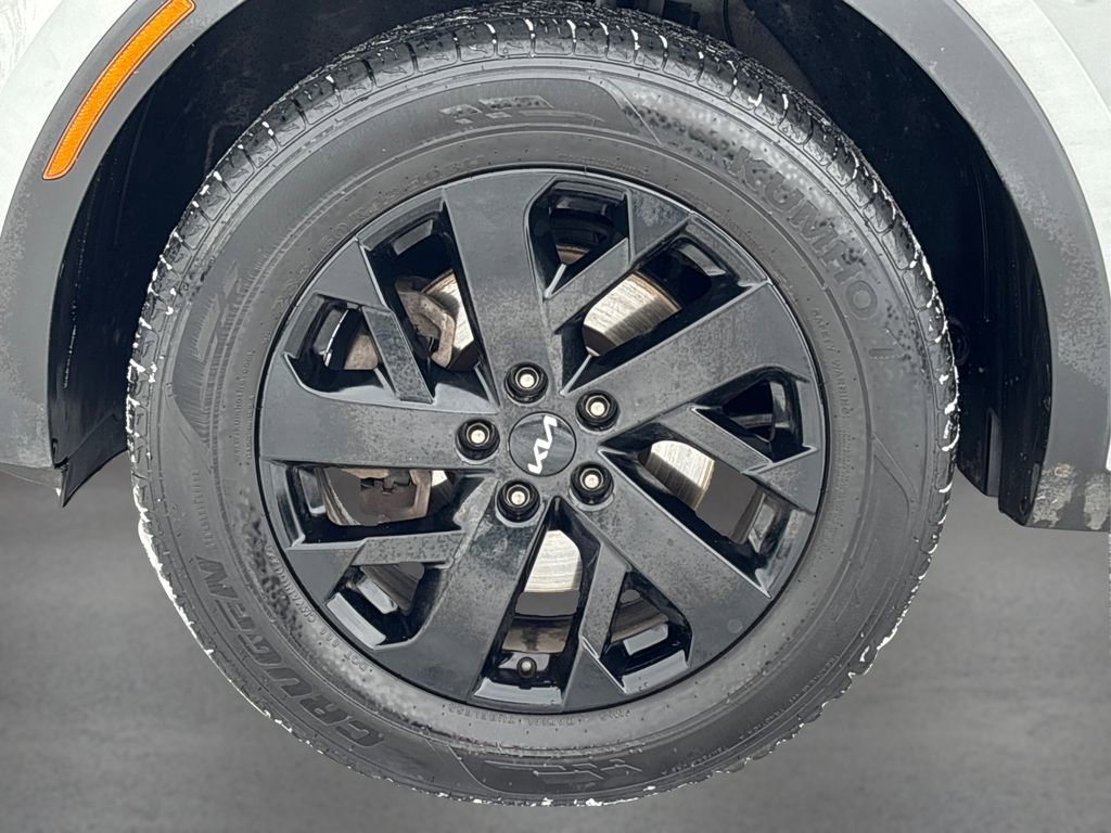 Certified 2022 Kia Sorento S w/ Panoramic Sunroof Package image 12