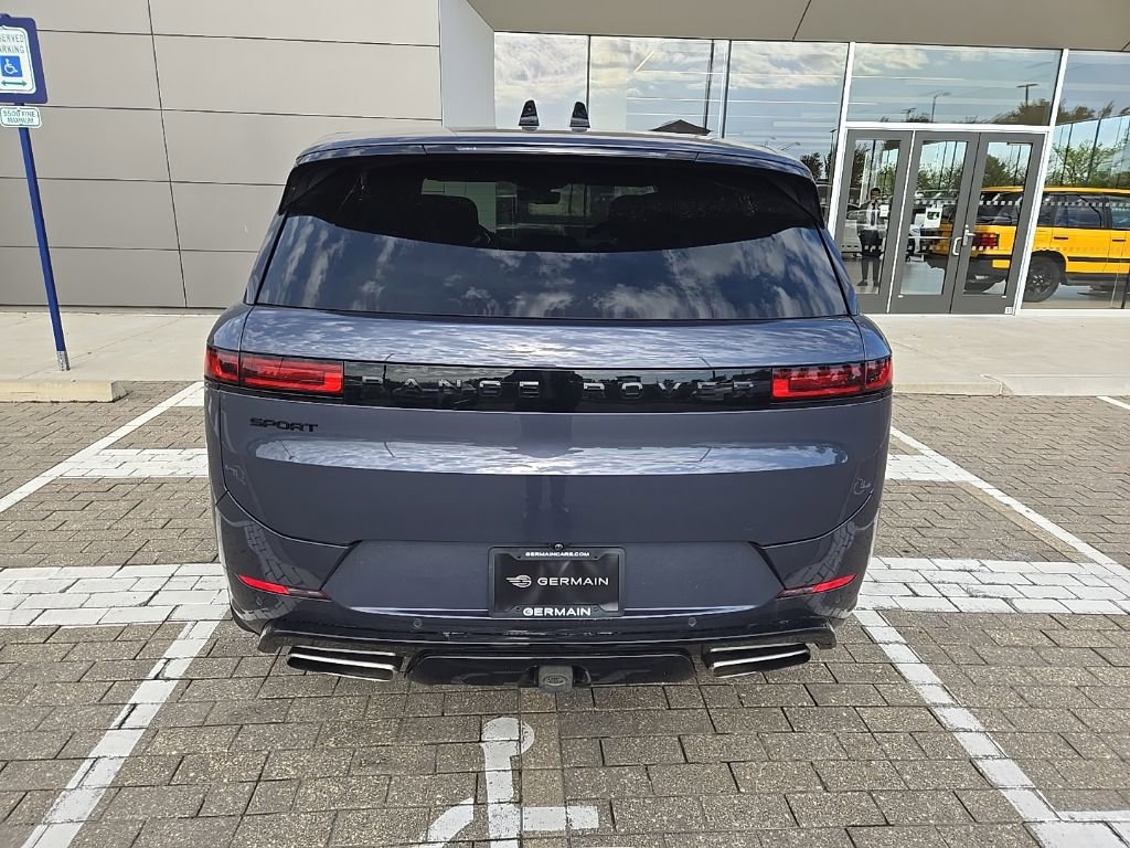 Used 2024 Land Rover Range Rover Sport Dynamic SE AWD/4WD image 6