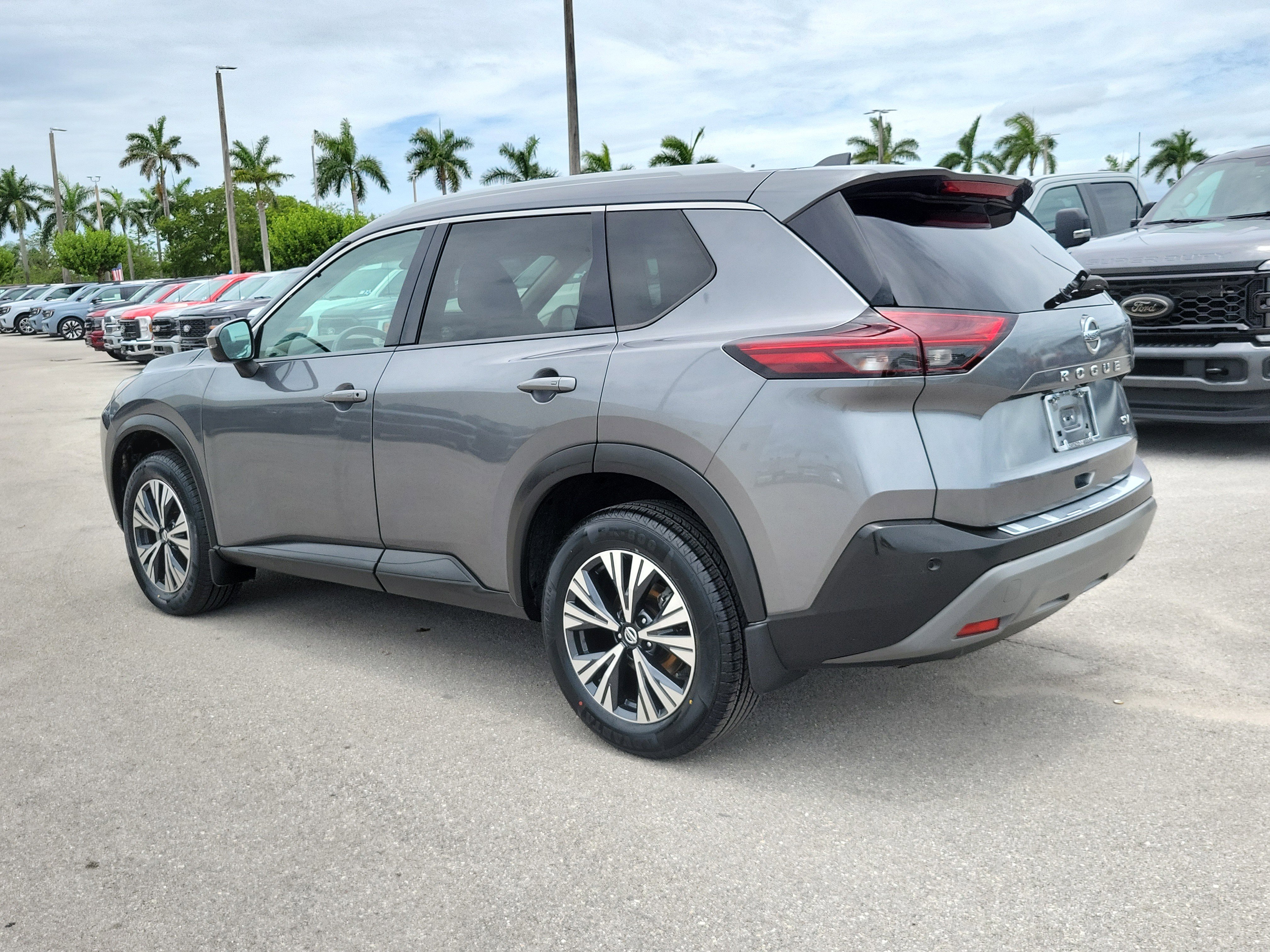 Used 2021 Nissan Rogue SV w/ Premium Package FWD image 7