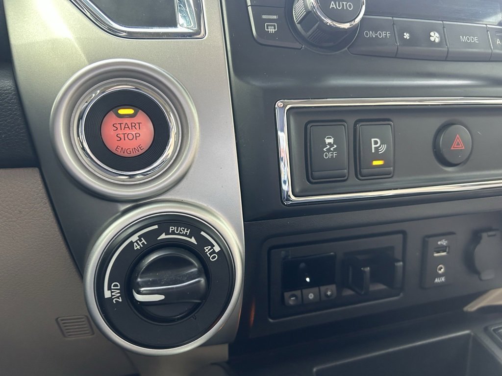 Used 2018 Nissan Titan SL w/ Chrome Package image 24