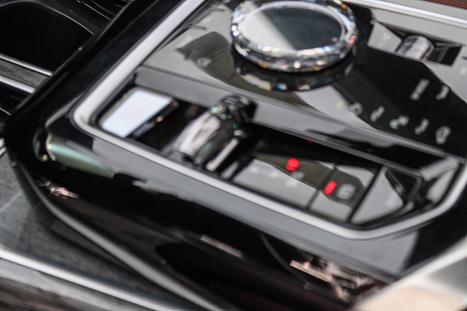 Used 2023 BMW 760i xDrive image 19