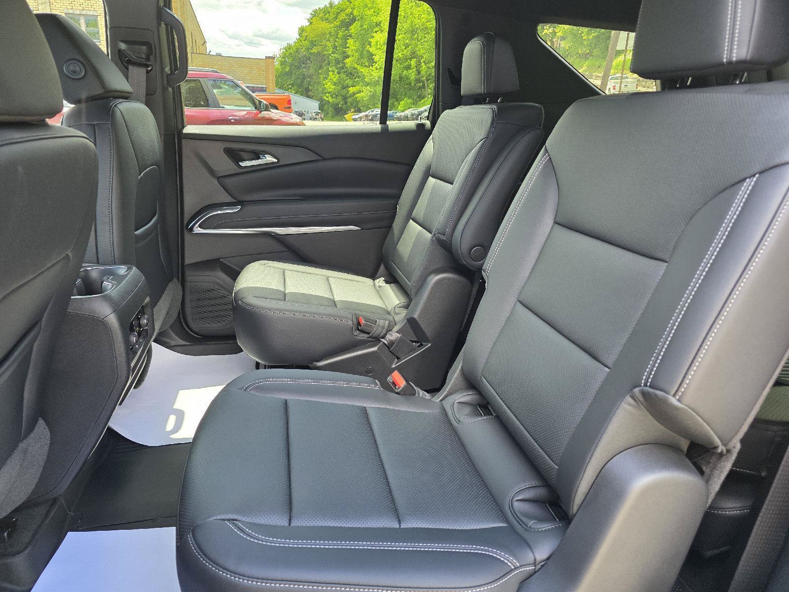 New 2026 Chevrolet Traverse LT w/ LPO, Floor Liner Package AWD/4WD image 21