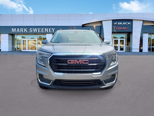 Used 2023 GMC Terrain SLE w/ Driver Convenience Package AWD/4WD image 2