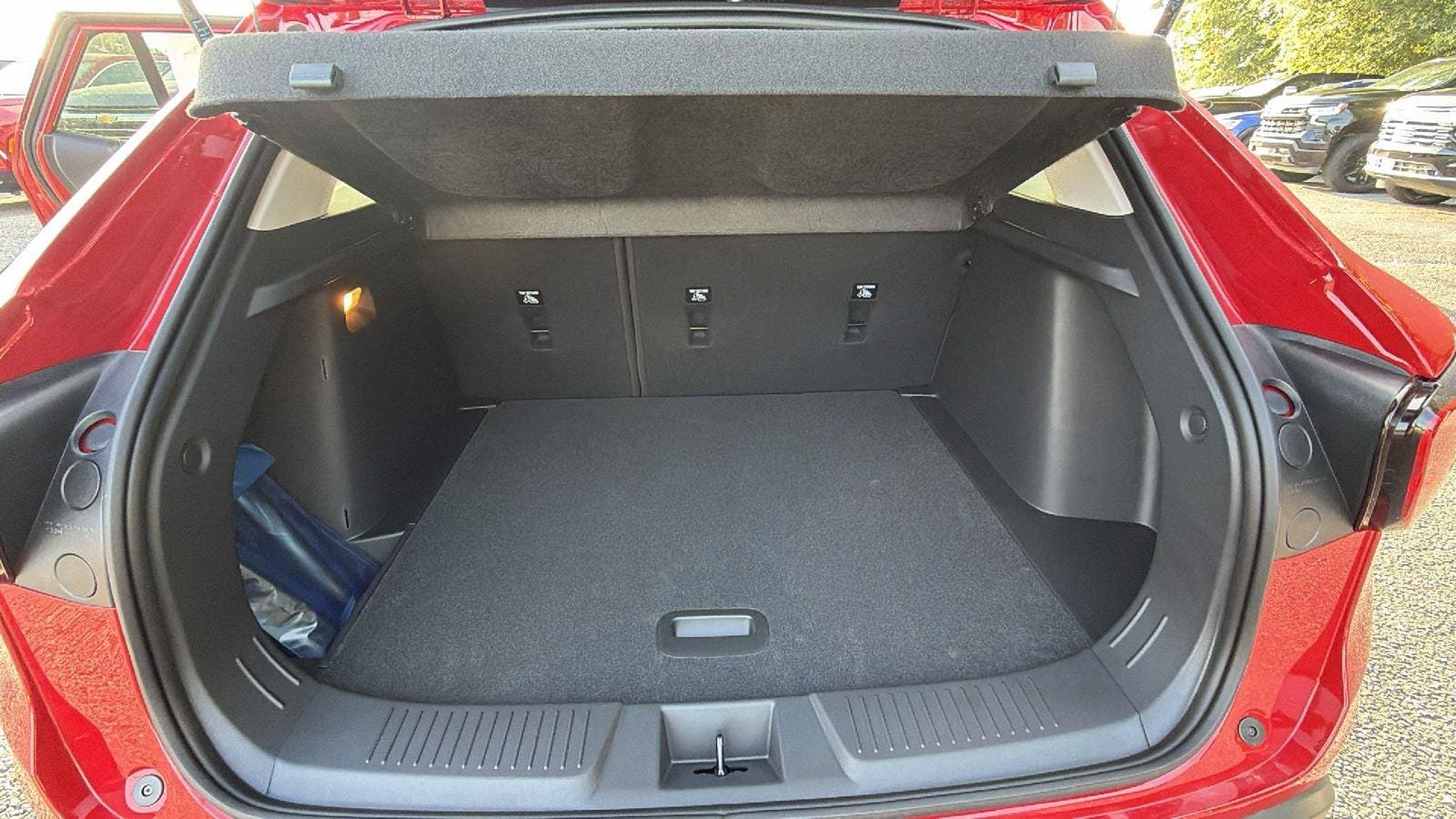New 2026 Chevrolet Trax LT w/ Sunroof Package FWD image 13