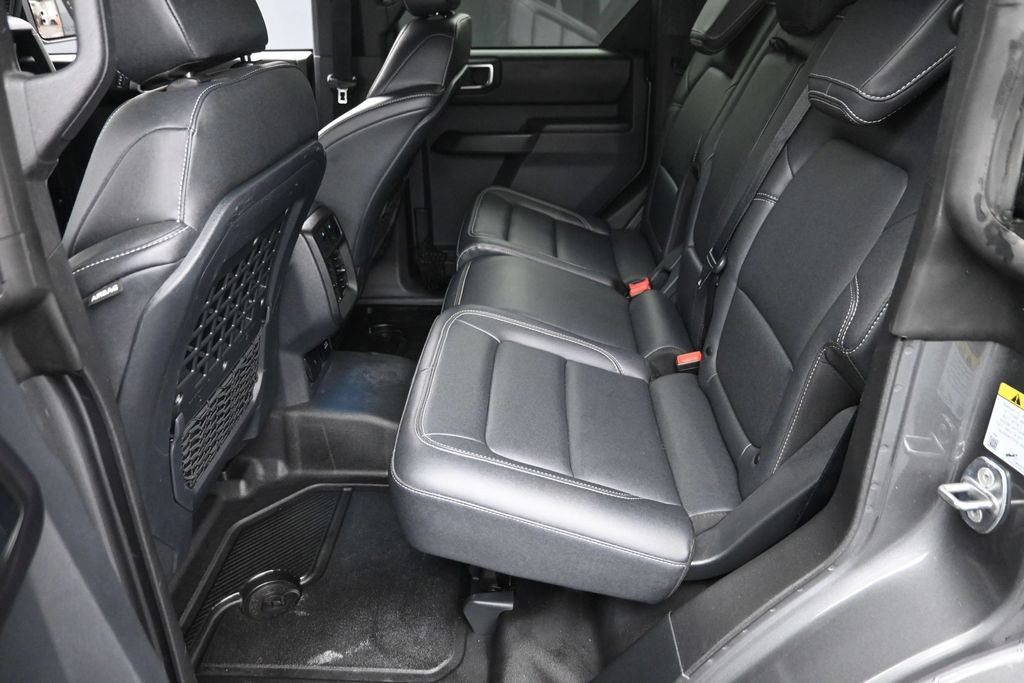 Used 2025 Ford Bronco Badlands AWD/4WD image 12