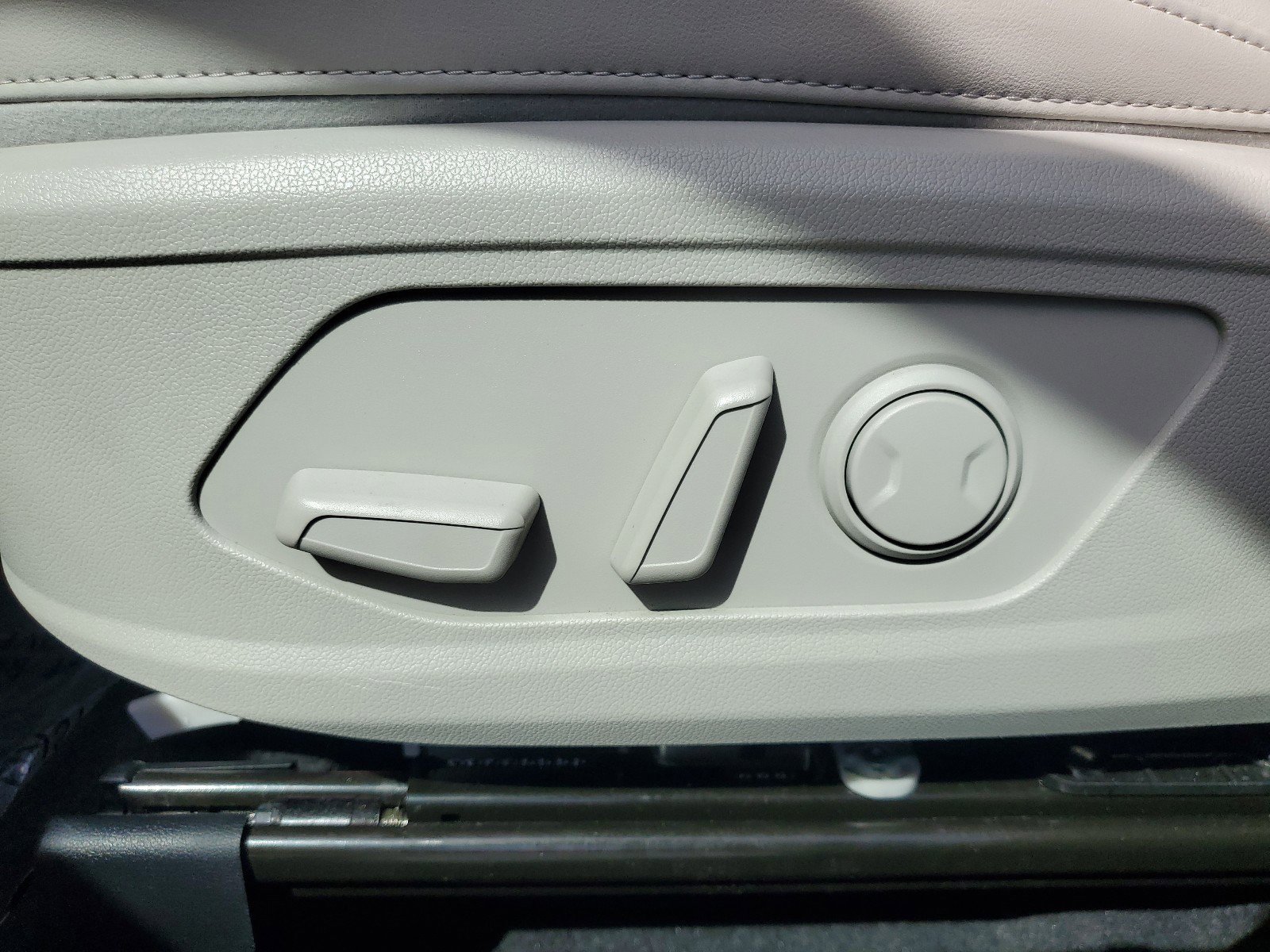 Used 2023 Kia Sorento S image 11