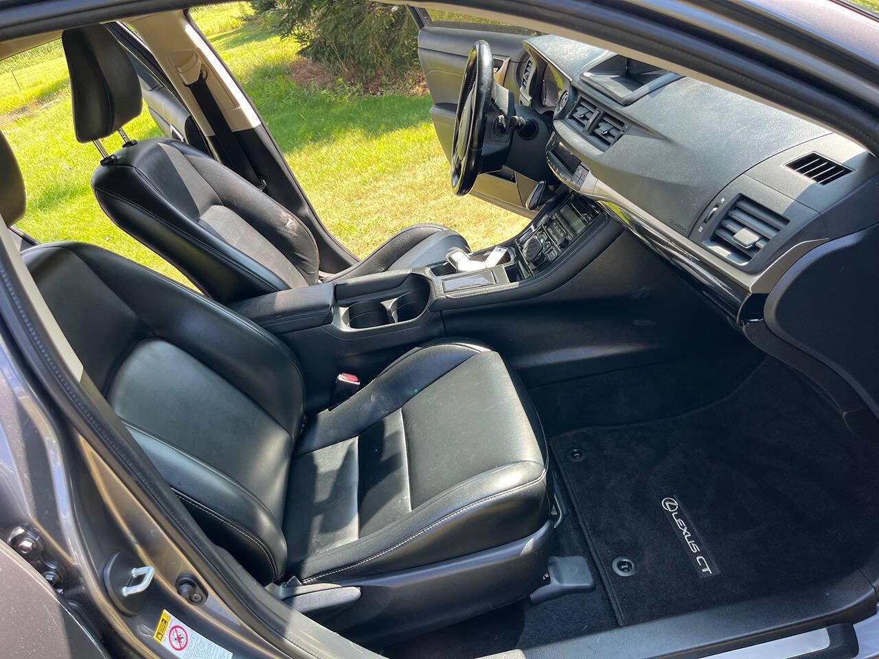 Used 2017 Lexus CT 200h w/ Accessory Package 2 FWD image 5