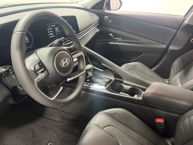Certified 2025 Hyundai Elantra Limited image 10