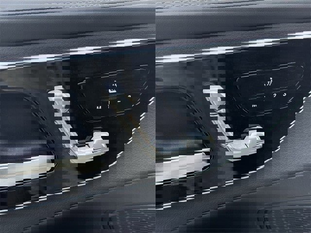 Used 2024 Mercedes-Benz GLC 300 image 24