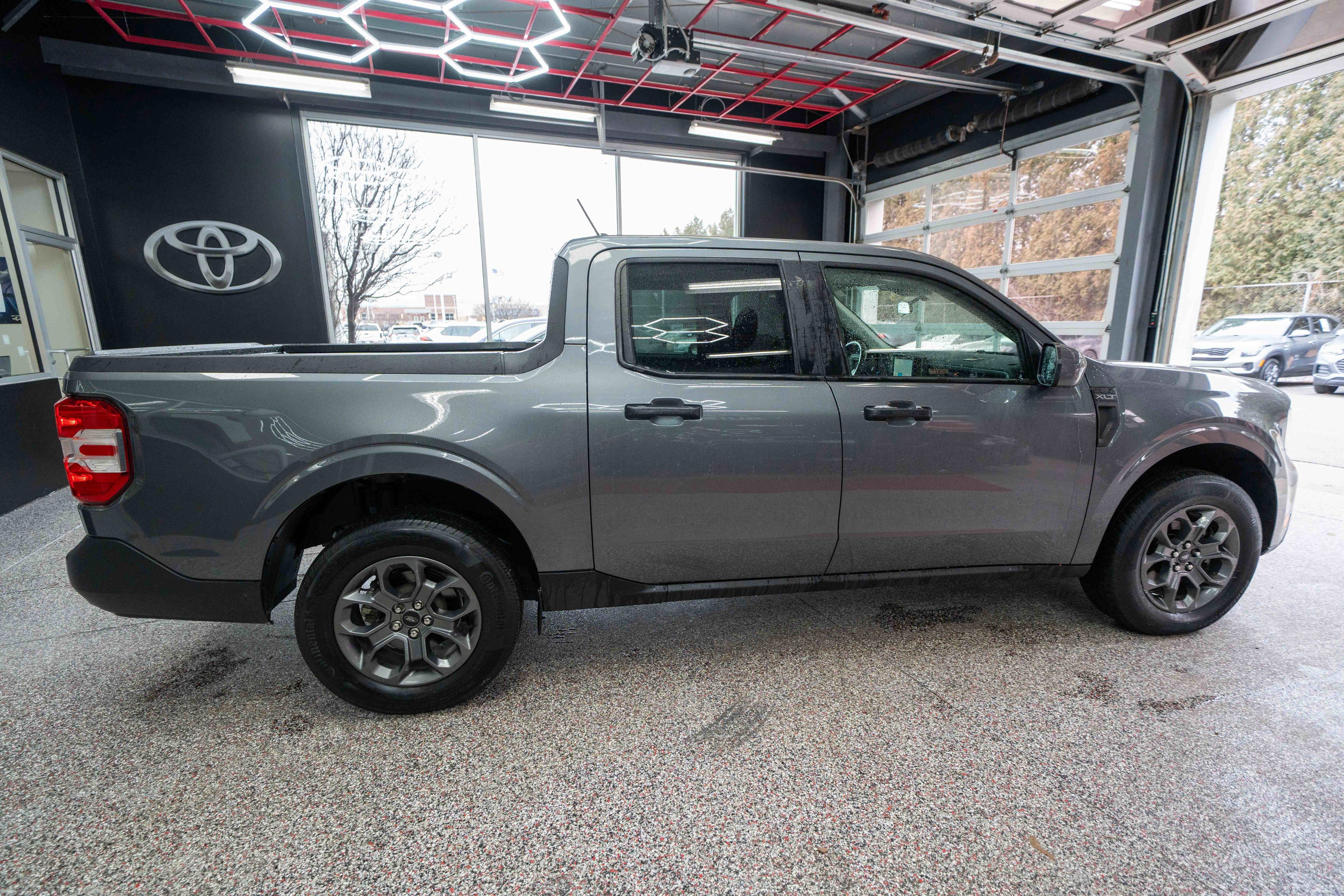 Used 2022 Ford Maverick XLT w/ Equipment Group 300A Standard image 4