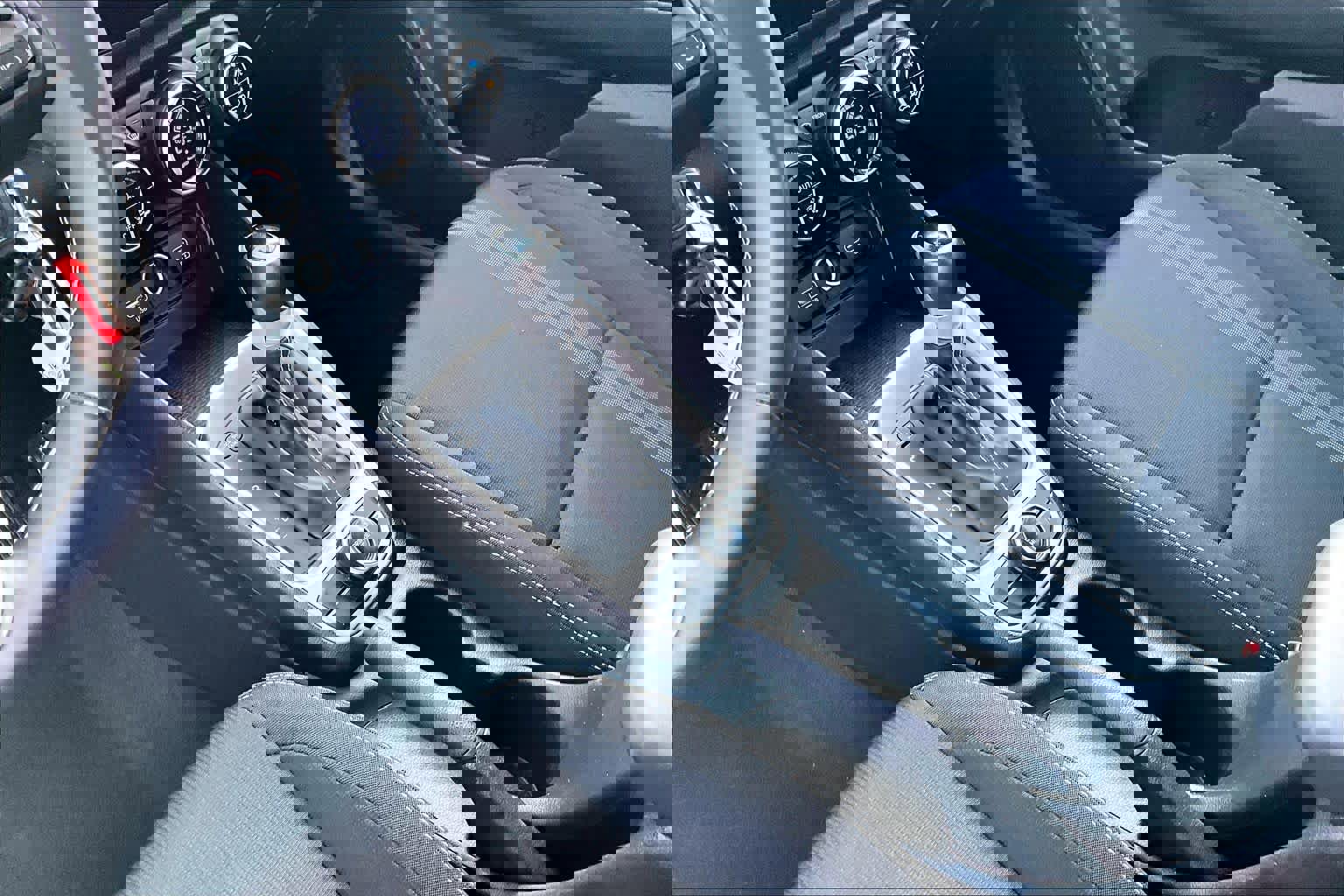 Used 2023 Hyundai Venue SEL image 15