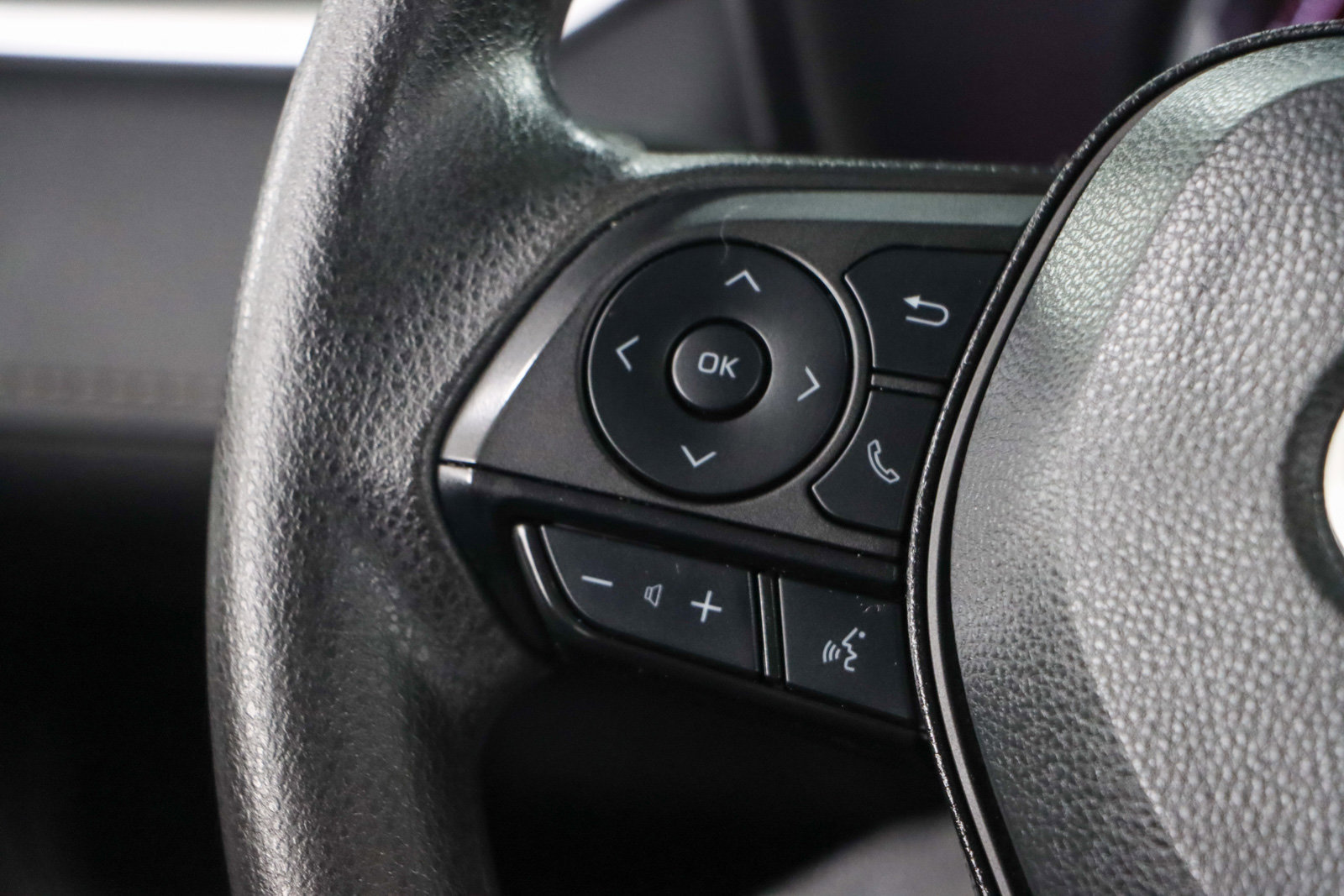 Used 2023 Toyota RAV4 XLE image 13