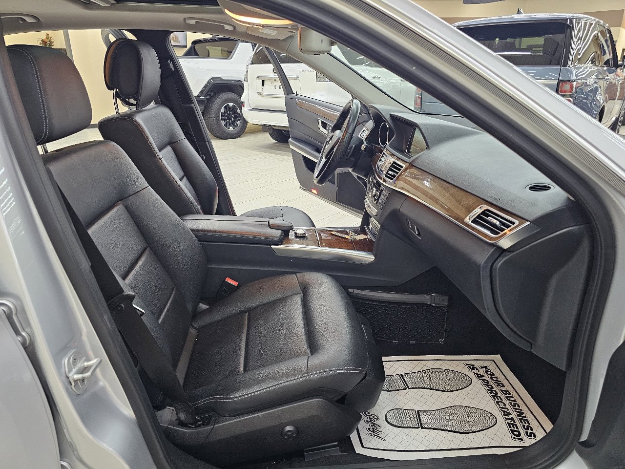 Used 2014 Mercedes-Benz E 350 Sedan image 22