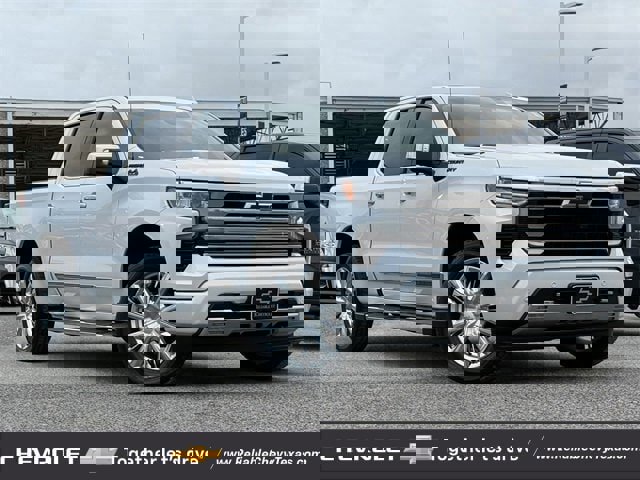Used 2022 Chevrolet Silverado 1500 High Country w/ High Country Premium Package image 2
