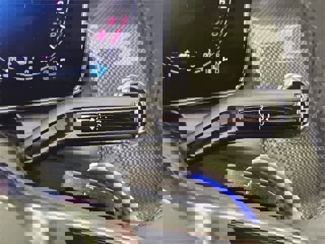 Used 2025 Mercedes-Benz GLC 350e GLC 350e image 28