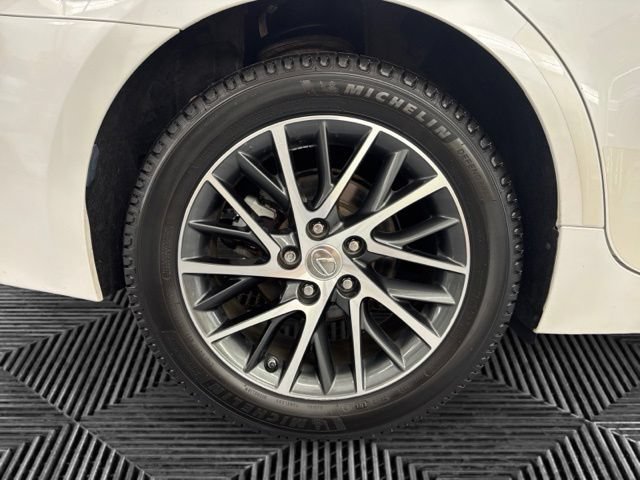 Used 2017 Lexus ES 350 w/ Premium Package FWD image 32