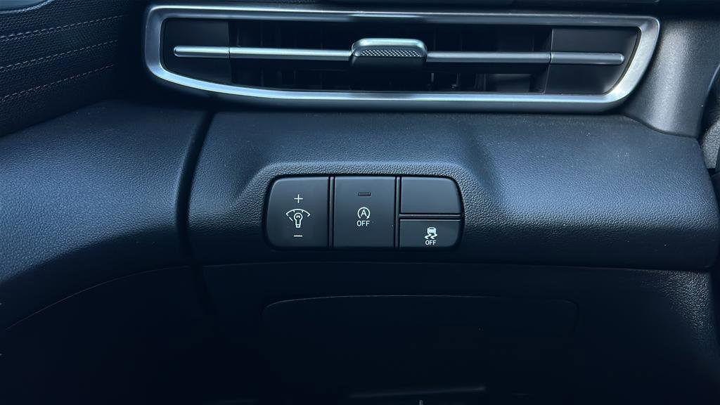 Certified 2025 Hyundai Elantra SE image 28