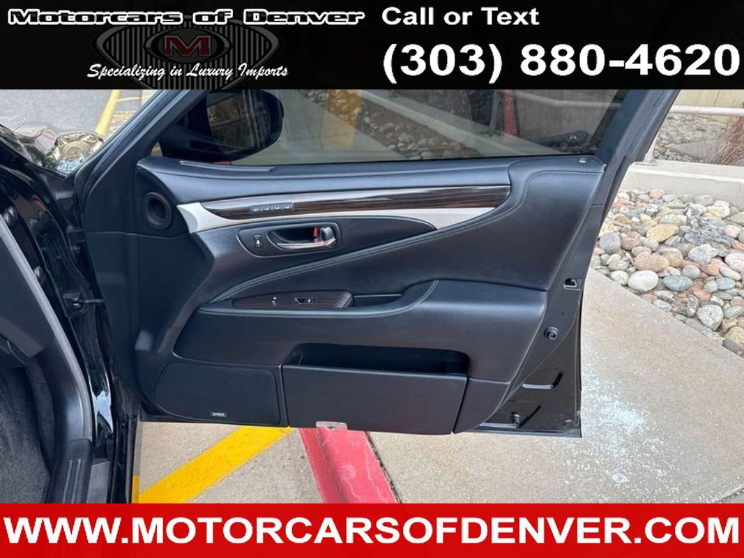 Used 2016 Lexus LS 460 w/ Comfort Package image 24