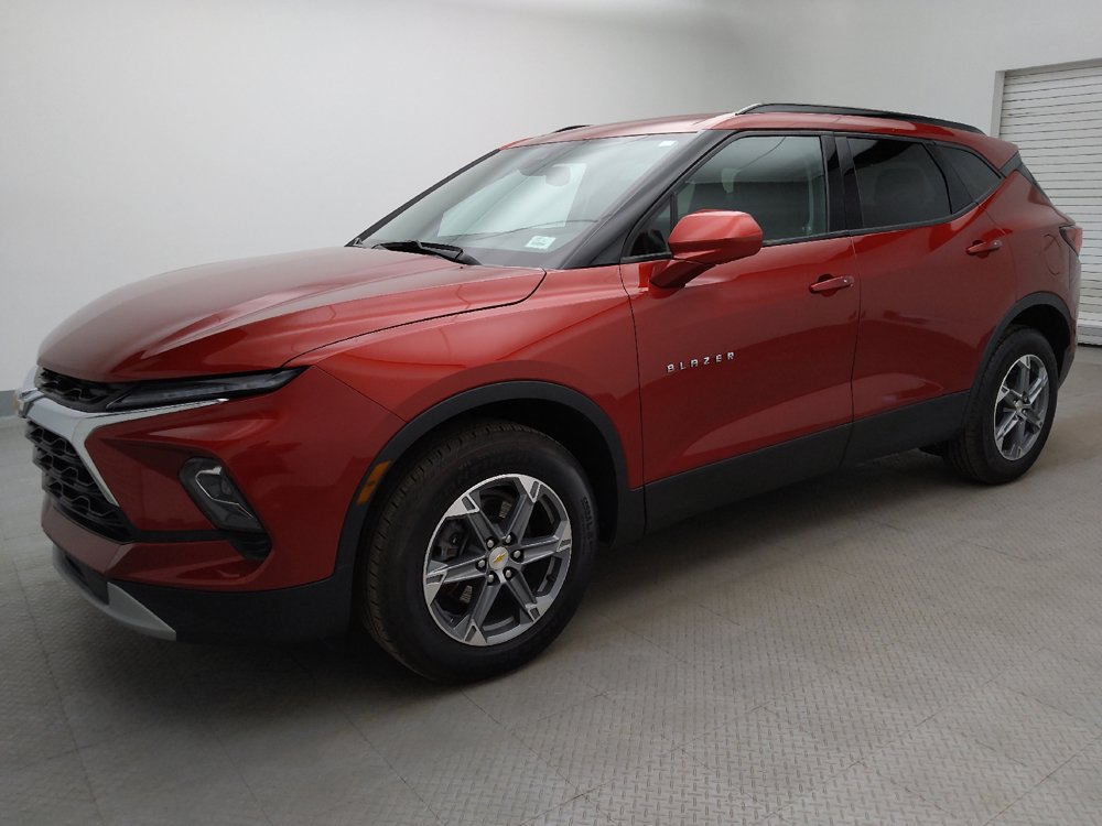 Used 2024 Chevrolet Blazer LT w/ Convenience Package FWD image 2