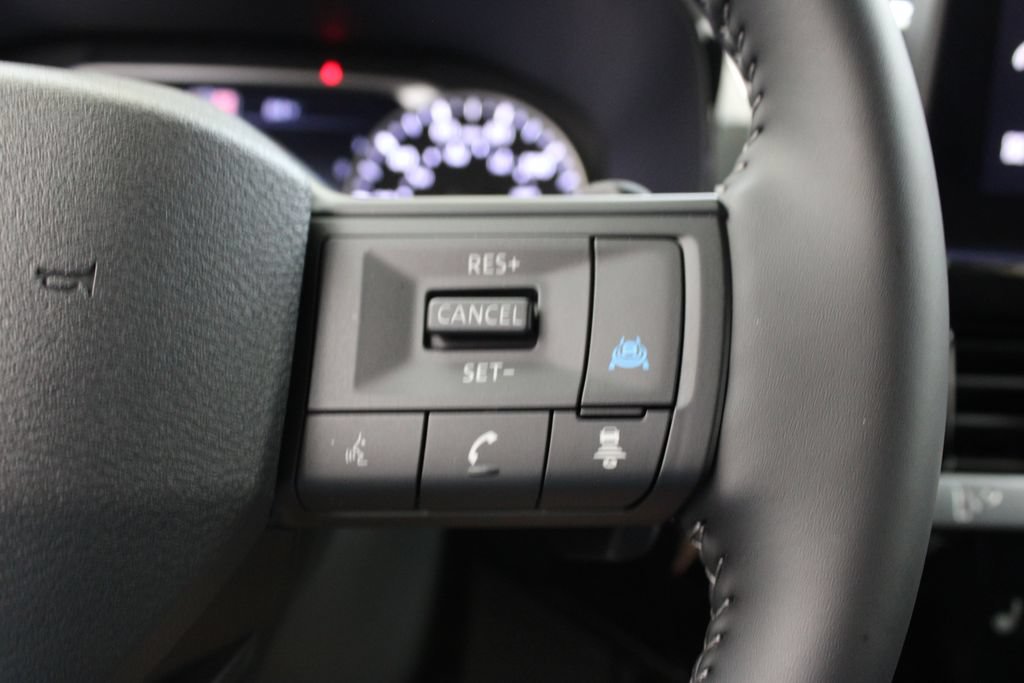 Used 2026 Nissan Pathfinder SV FWD image 27